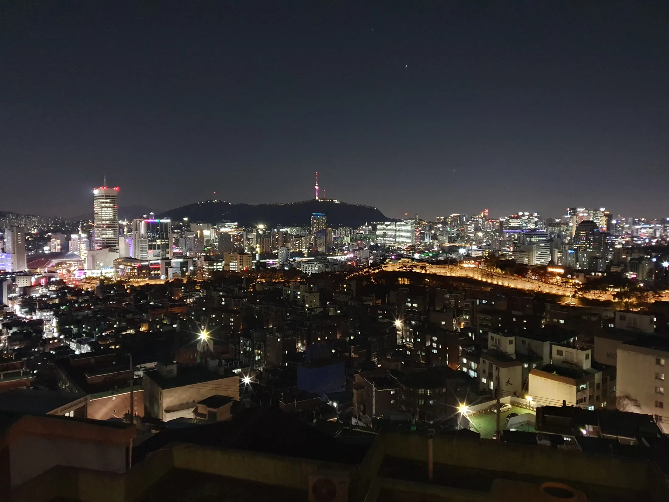 Changsin-dong · the Naksan hillside